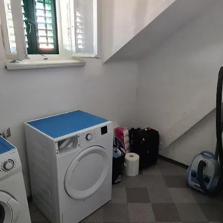 Mana 3 Apartment Split
